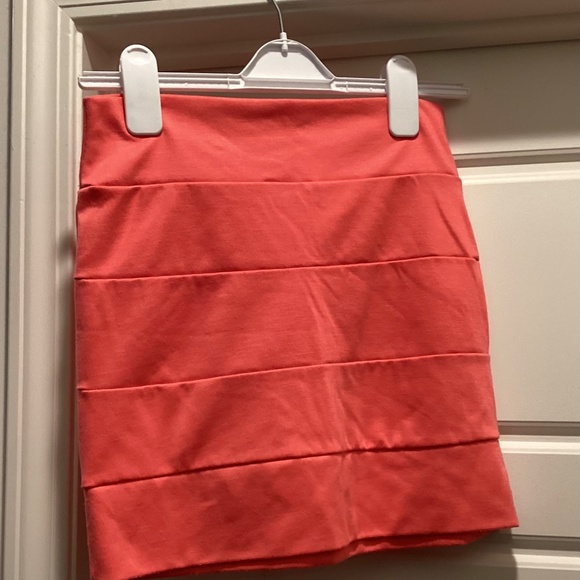 Skirt - Picture 2 of 3